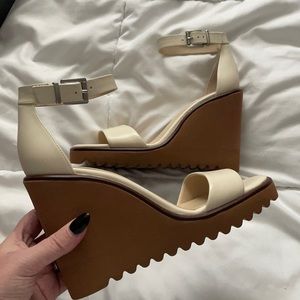 NWT Vince Camuto platform wedge one strap sandal